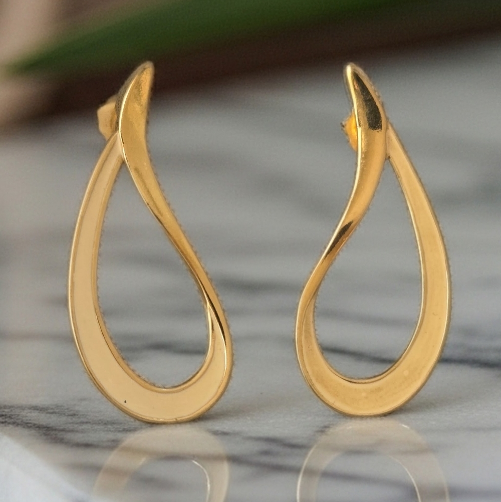 Avon Enamel Earrings Vintage Ivory Swirl Gold Tone Twisted Hoop Earrings 1.75in